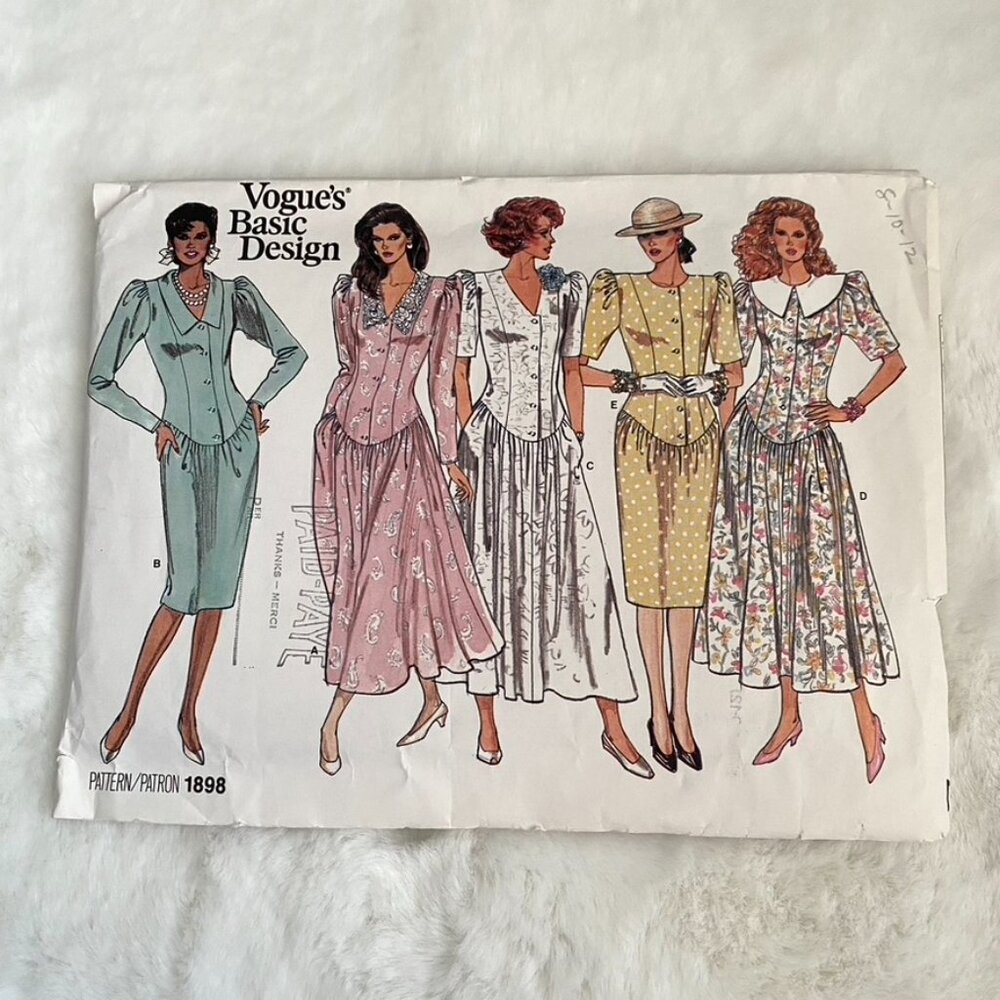 2 Vogue's Basic Design Sewing Patterns - Picture 4 of 5